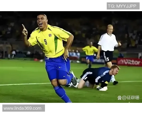 足球巨星昔日艰辛生活历程揭秘 从贫困街头到绿茵巅峰的奋斗故事